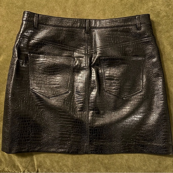 Black Crocodile-Embossed Leather Skirt - Picture 2 of 3